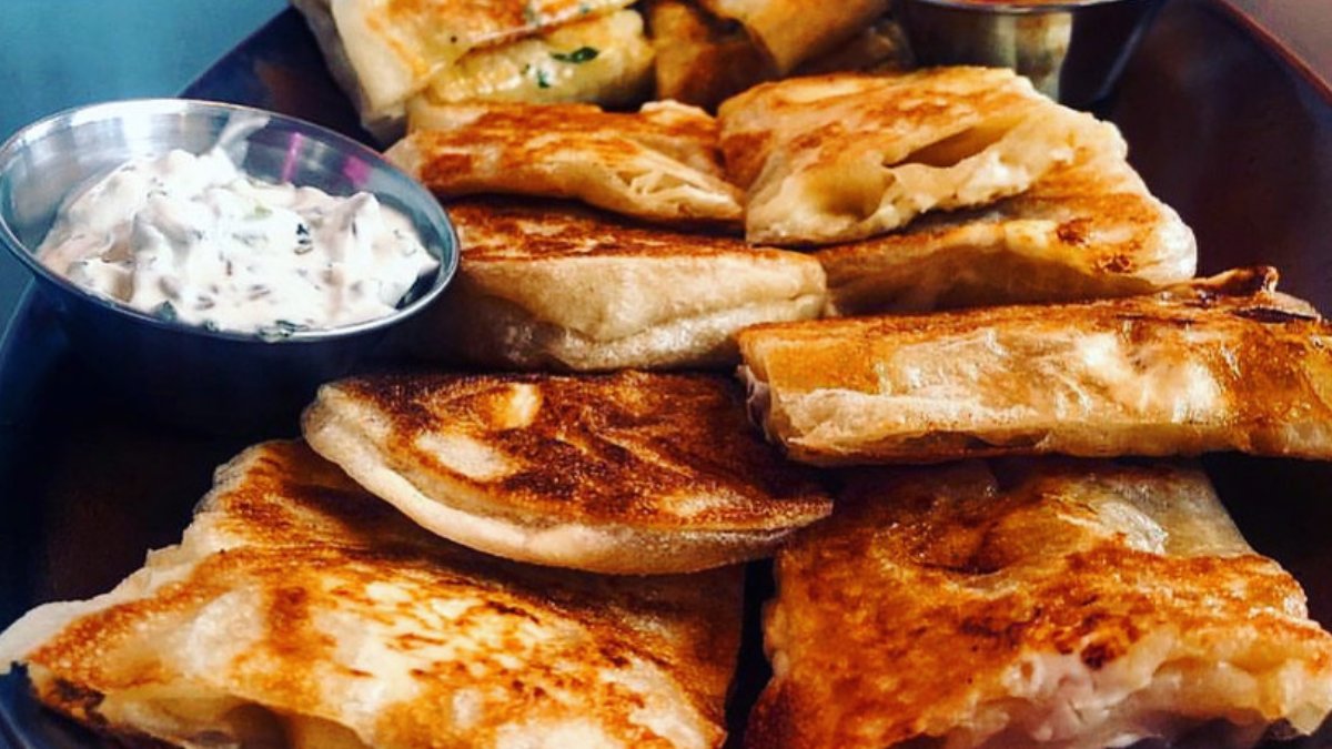 Des roti dorés et feuilletés servis chez Boleh lah, restaurant malaisien à Lyon Des roti dorés et feuilletés servis chez Boleh lah, restaurant malaisien à Lyon